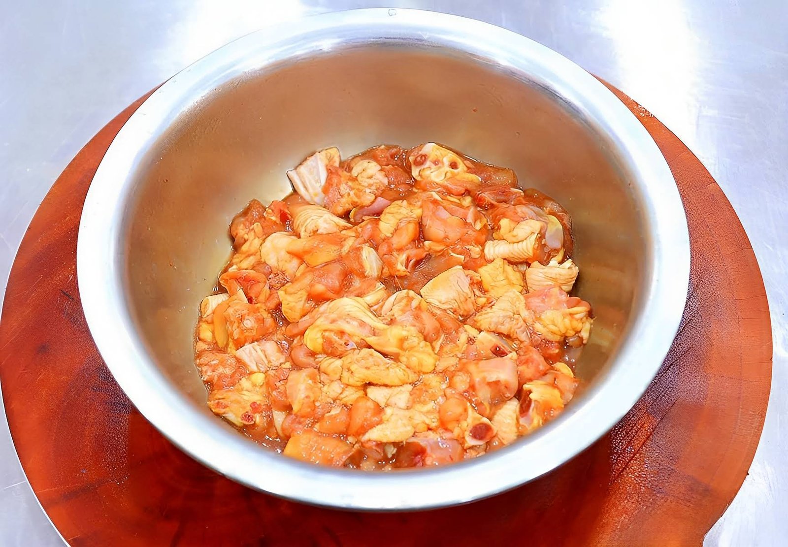 The chef tells you how to cook the dry pot chicken - hot pot factory
