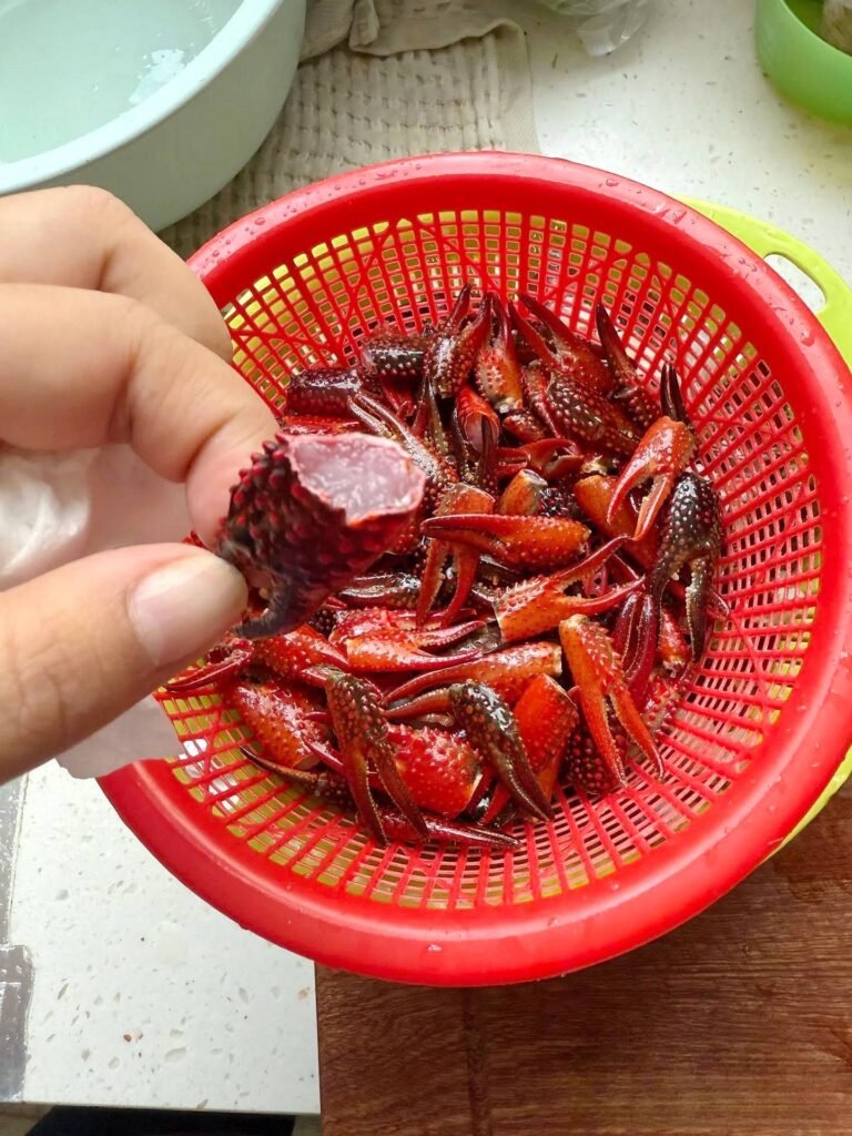 crayfish cleaning